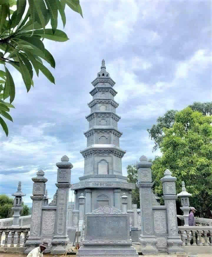 Mẫu tháp đá 001